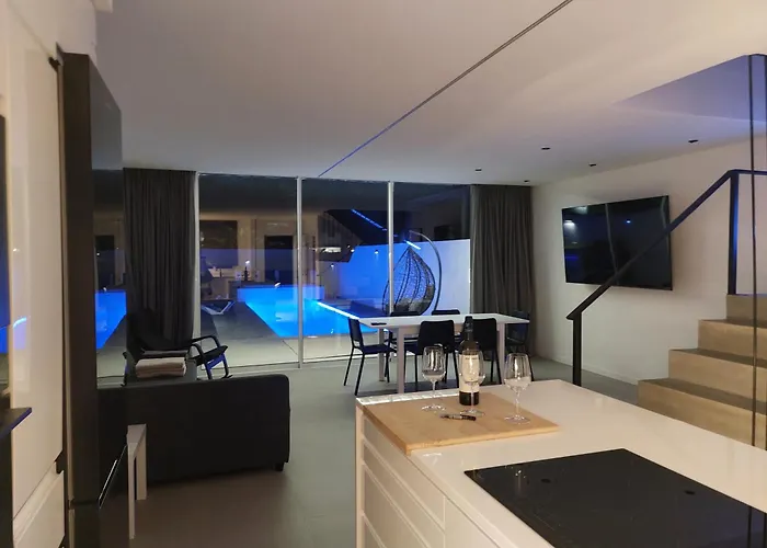 Sun Sea Villa-Heated Pool